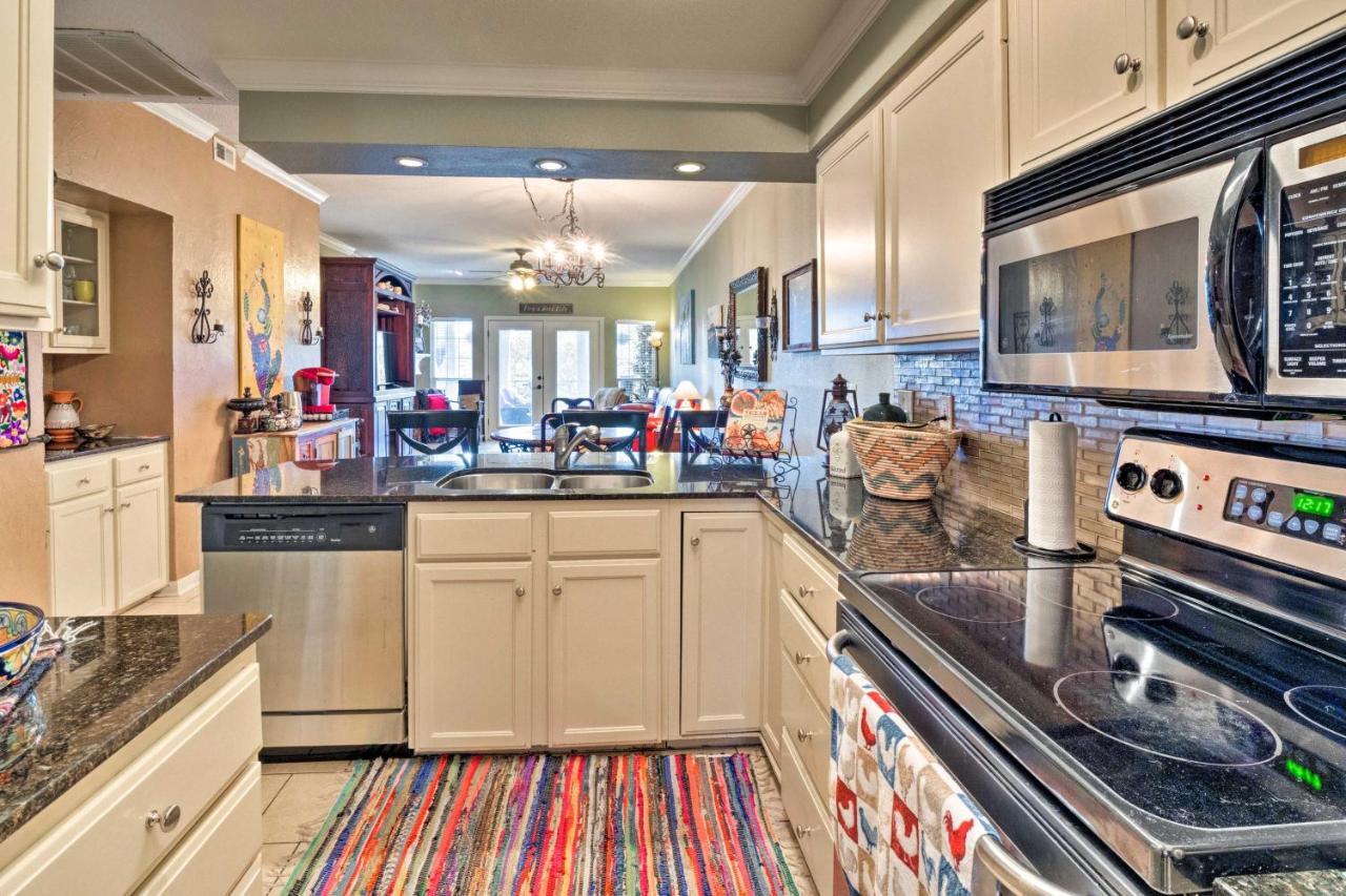 Lakefront Lago Vista Condo With Resort Amenities! المظهر الخارجي الصورة